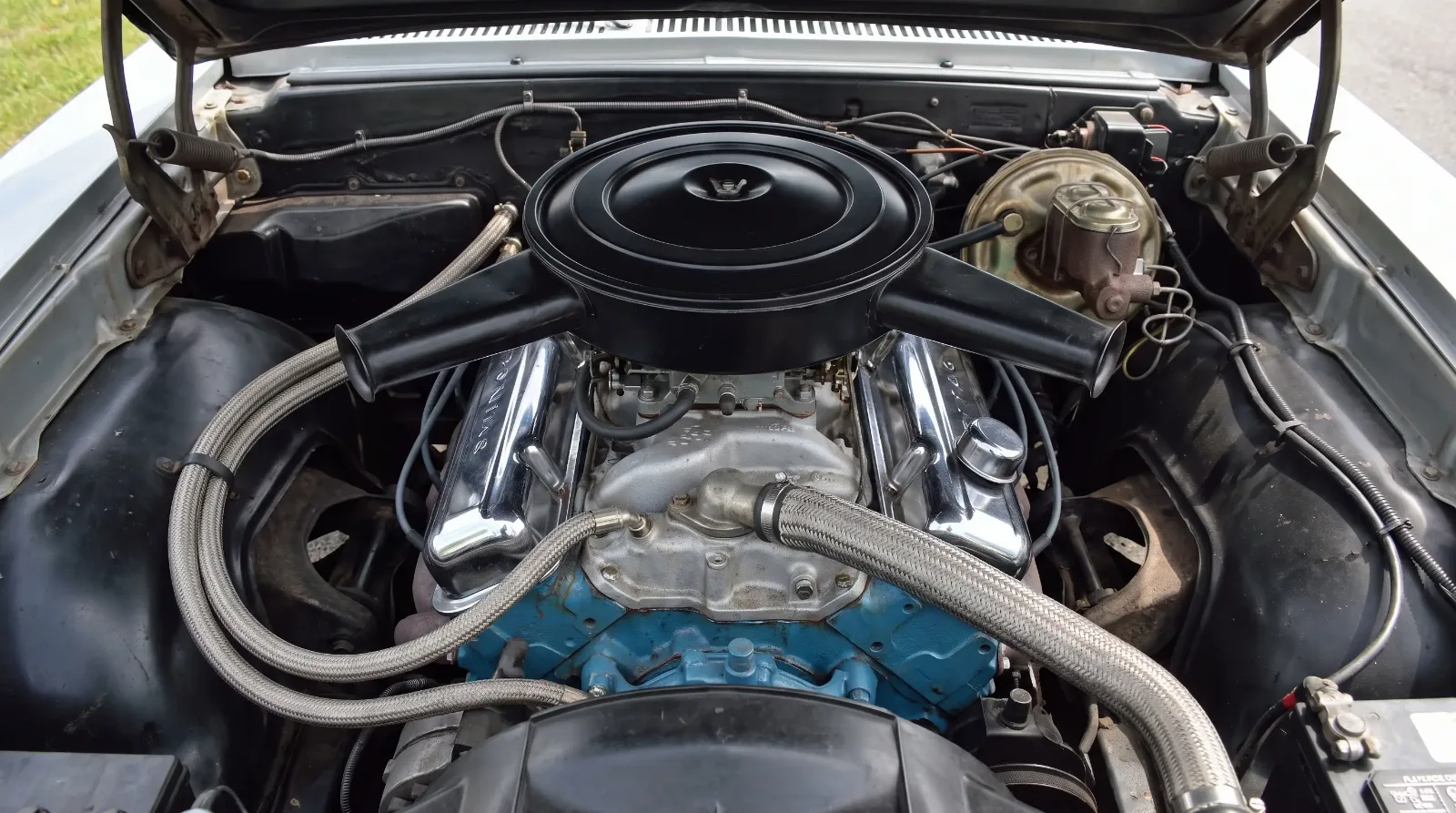 1967 GTO 400 engine bay four-barrel carburetor
