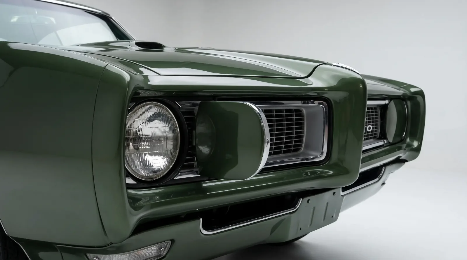 1968 GTO headlight door open closed detail