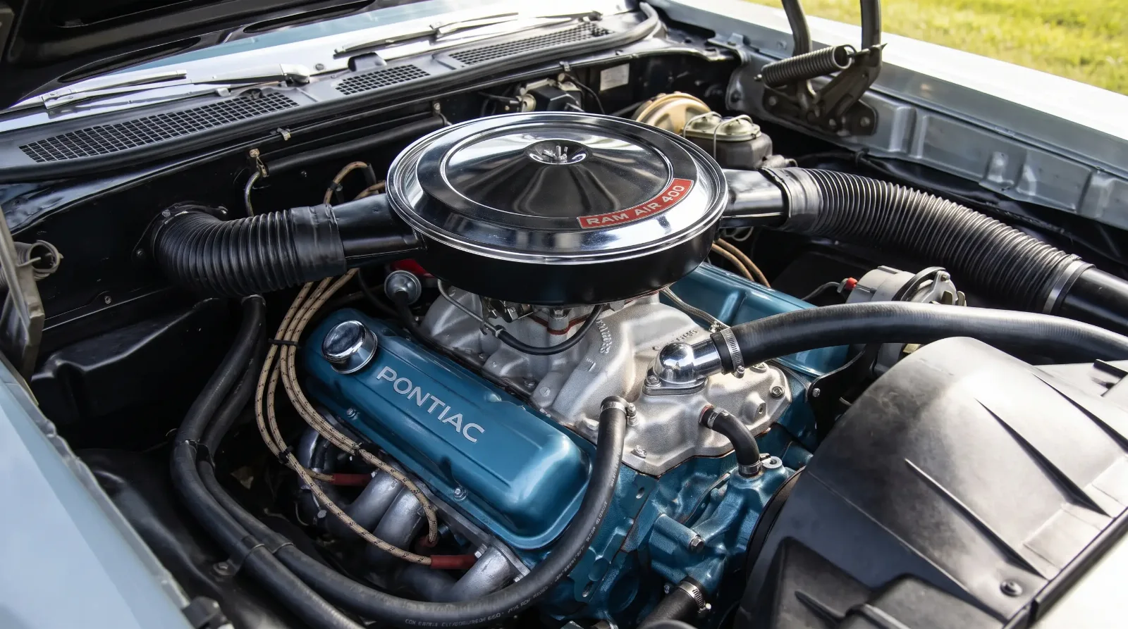 1969 GTO Ram Air 400 engine bay