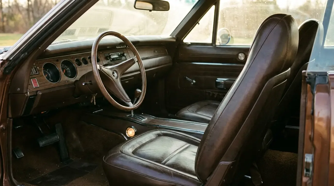 1970 Dodge Charger R/T SE - leather seats and wood-grain dash