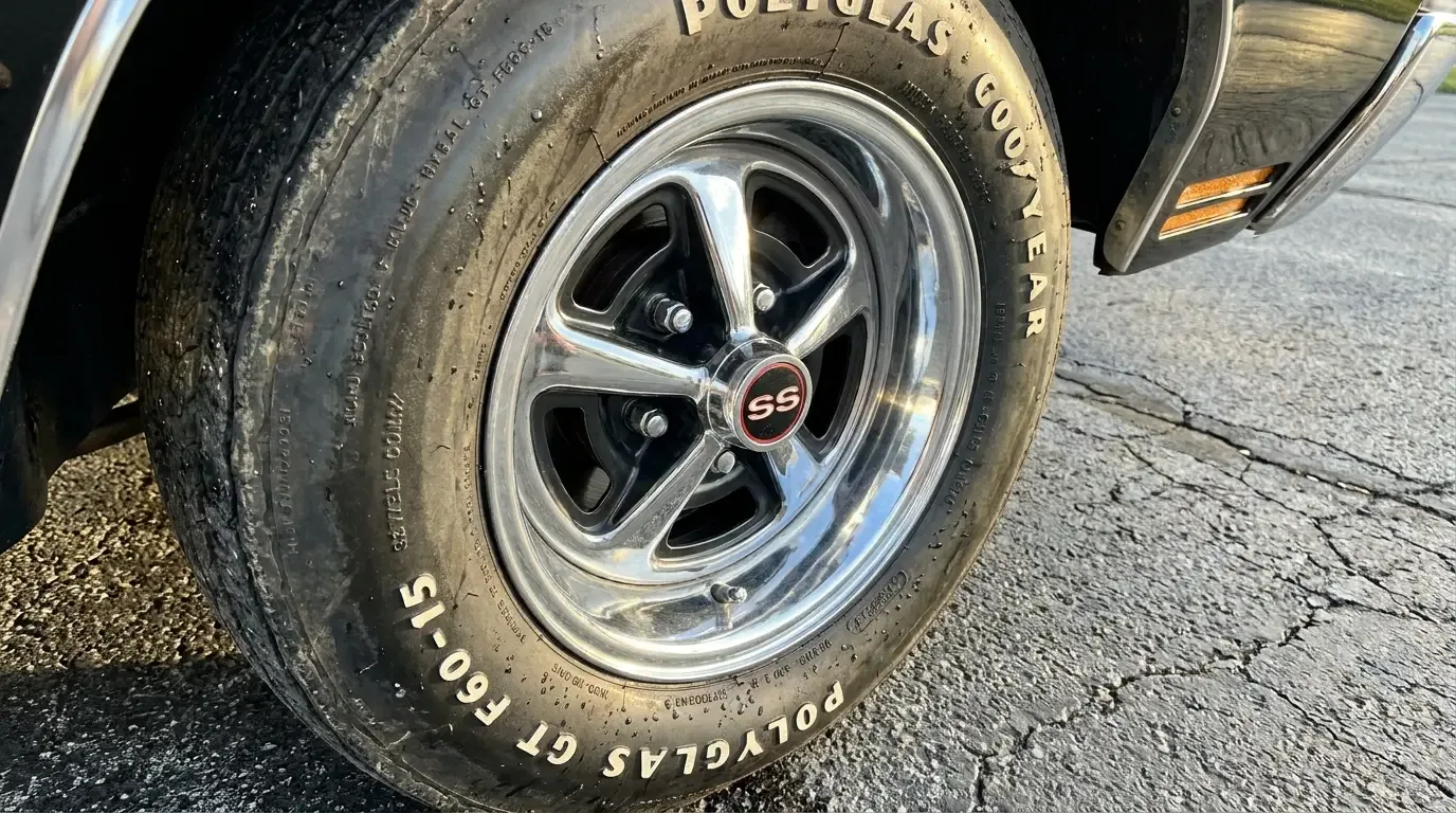 1970 Chevelle SS factory wheel and center cap detail