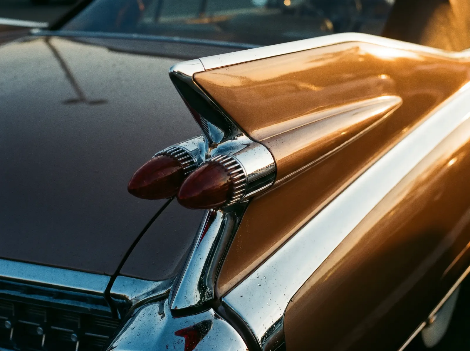 Towering 1959 tail fin with integrated taillight