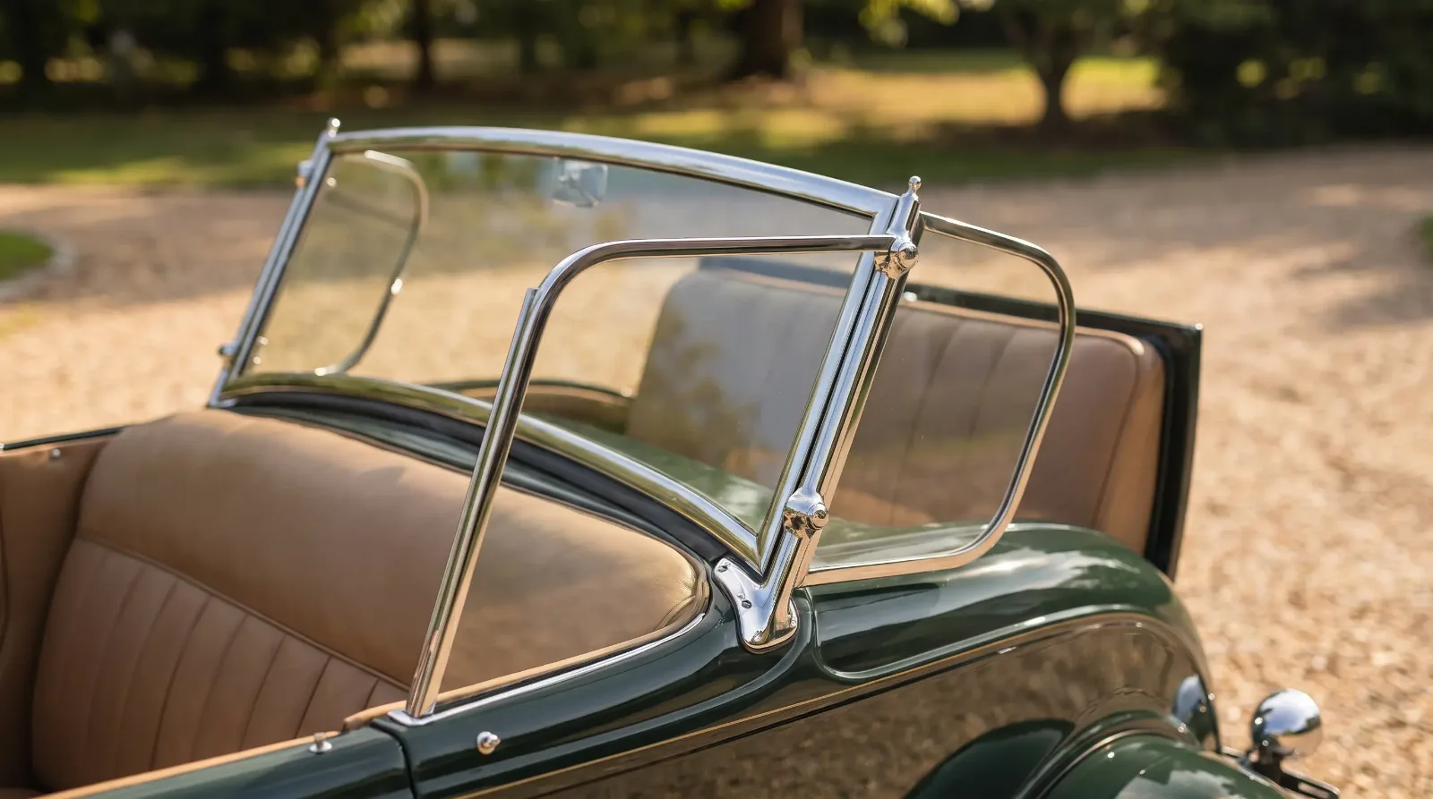 Close-up of a rear cowl and second windshield