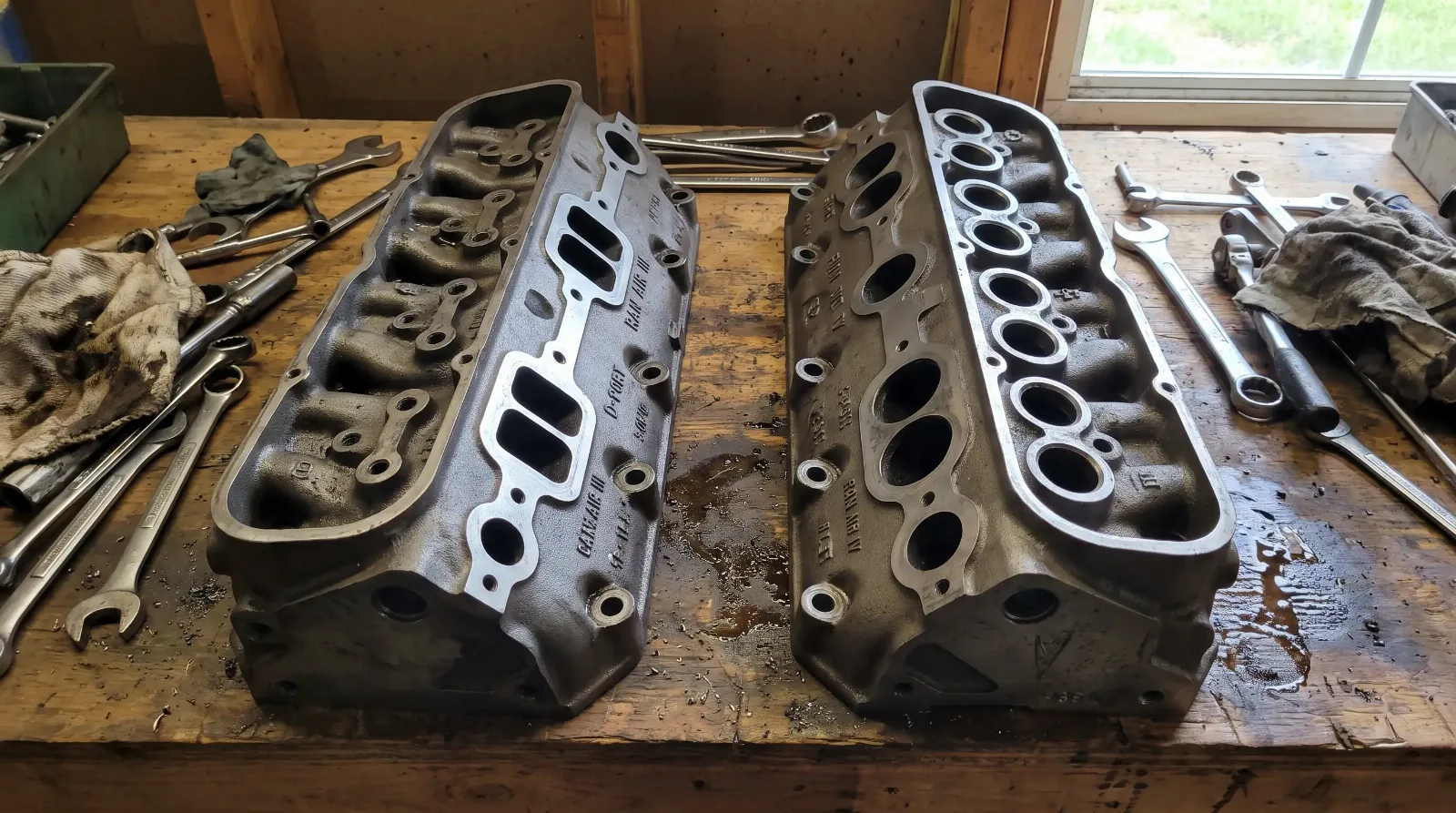 Ram Air III D-port and Ram Air IV round-port heads compared