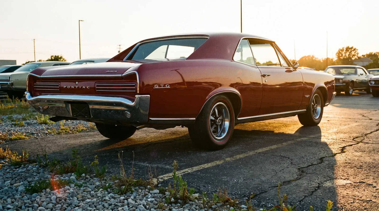 GTO rear view showing Rally I wheels and redlines