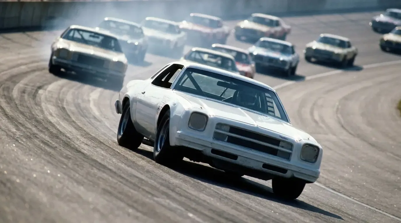 1975 Chevrolet Laguna Type S-3 — NASCAR superspeedway action