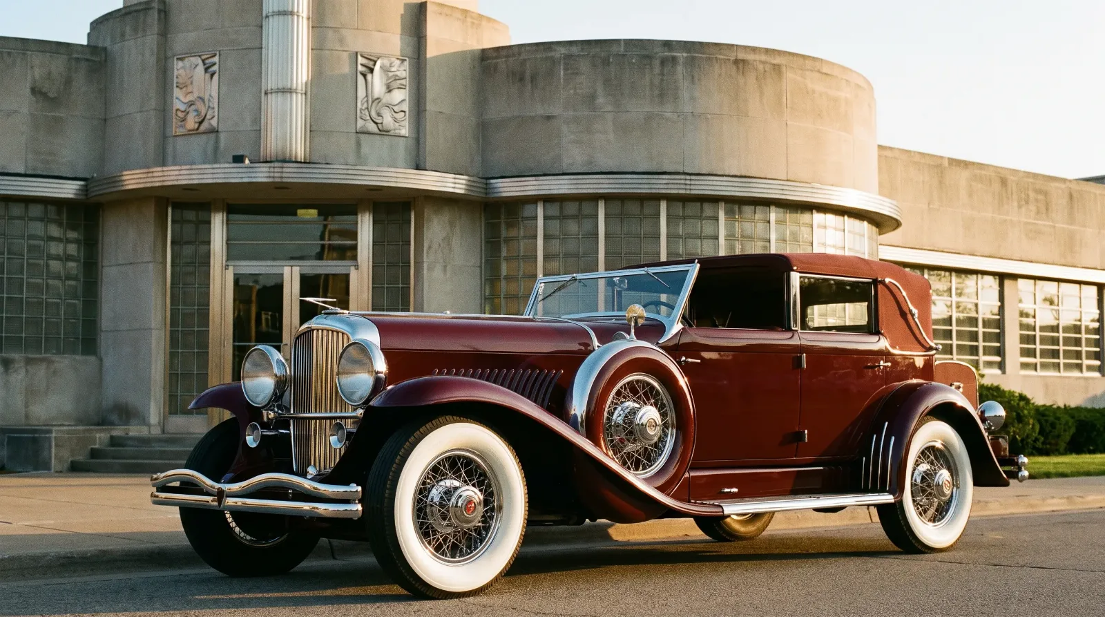 Pre-War Classic Cars: The Golden Age of the American Automobile (1900-1942)