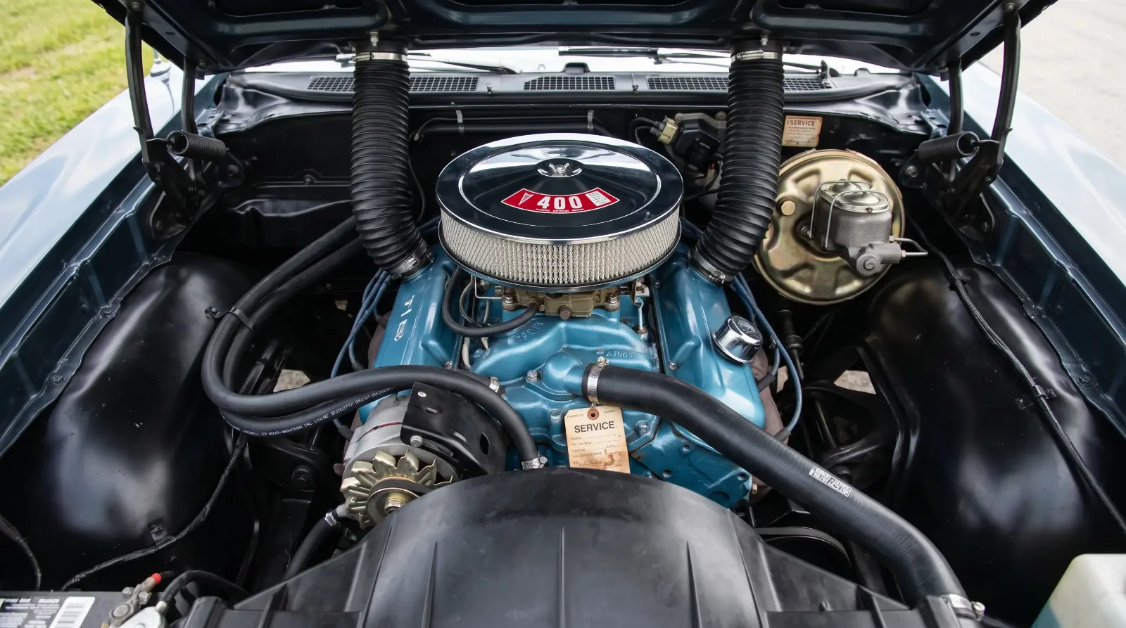 1969 GTO Ram Air 400 engine bay close-up