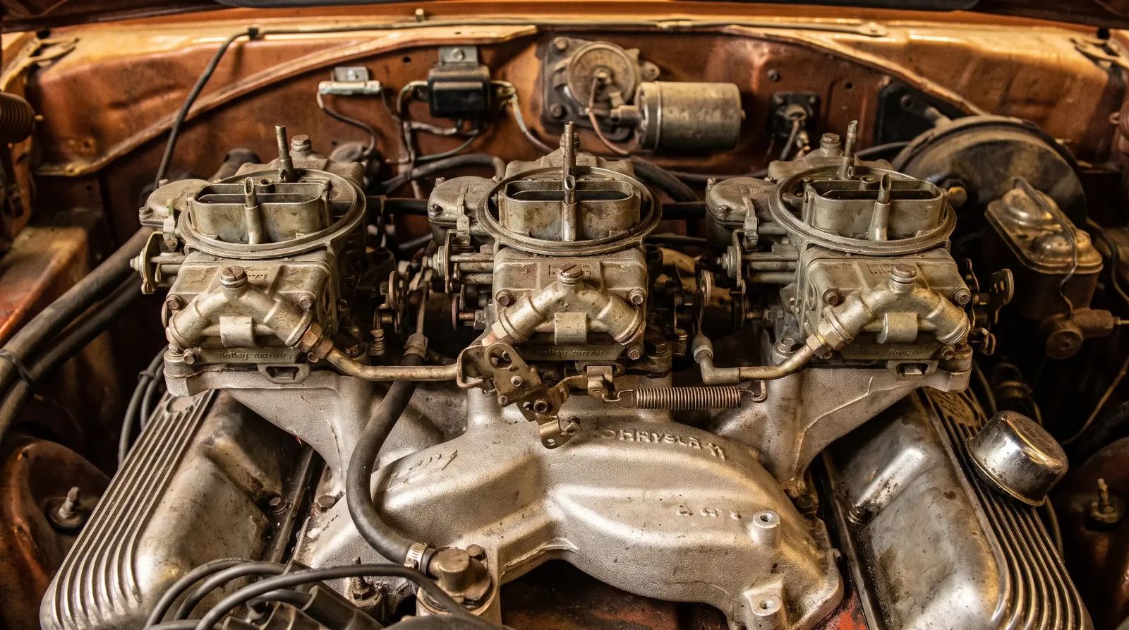 Chrysler 440 Six-Pack three two-barrel carburetor induction detail