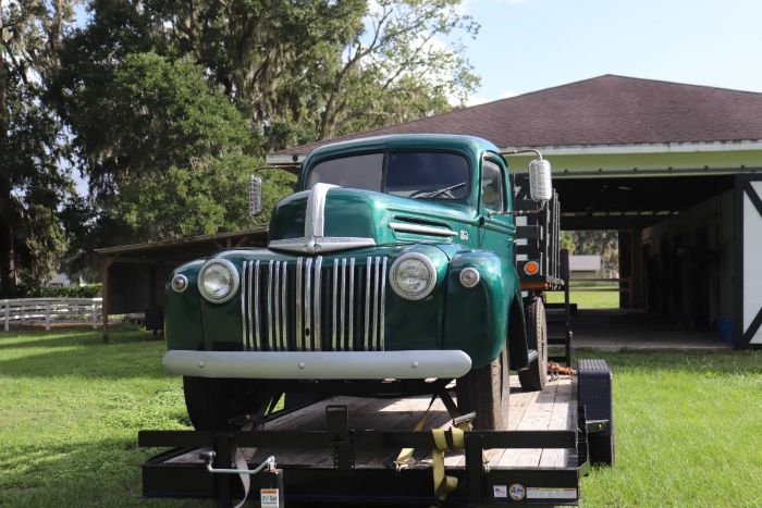 1946 Ford Model 21