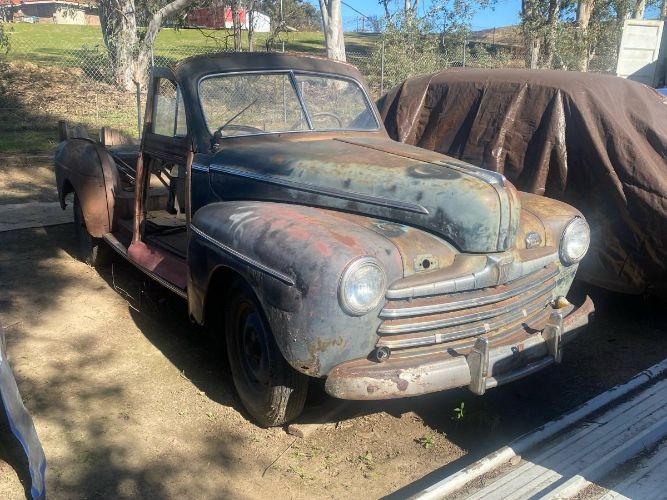 1946 Ford Deluxe