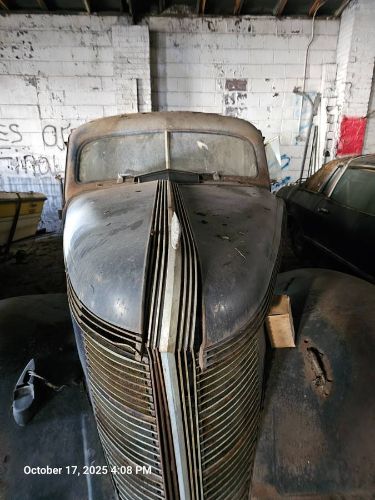 1937 Pontiac Streamliner
