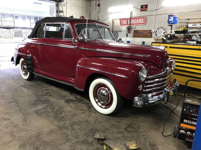 1948 Ford Deluxe