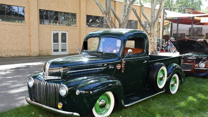 1947 Ford F-1