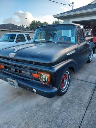 1951 Ford F-100