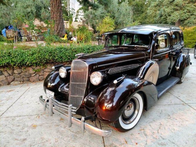 1935 Oldsmobile