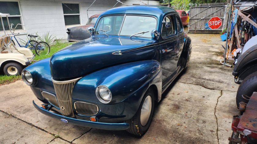 1941 Ford Deluxe