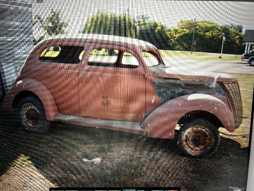 1937 Ford 2-Dr Sedan
