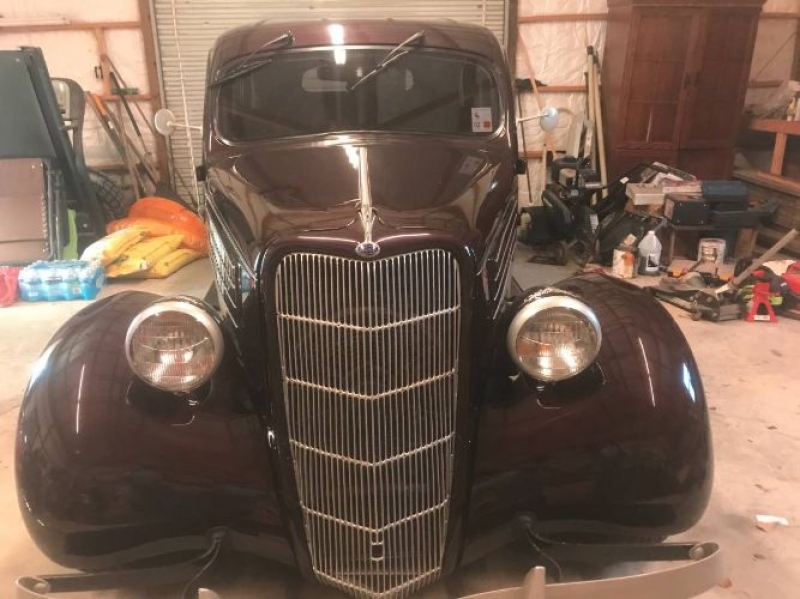1935 Ford Model 48