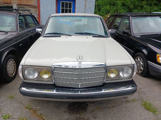 1980 Mercedes-Benz 240D