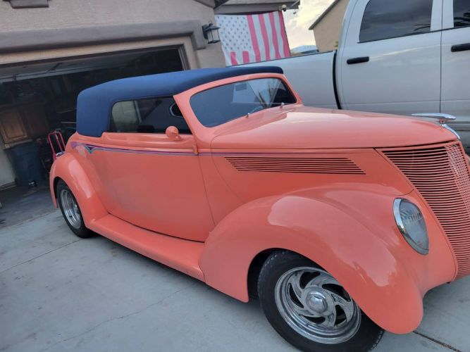 1937 Ford Deluxe