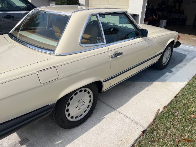 1988 Mercedes-Benz 560 SL