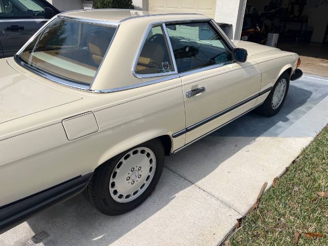 1988 Mercedes-Benz 560 SL