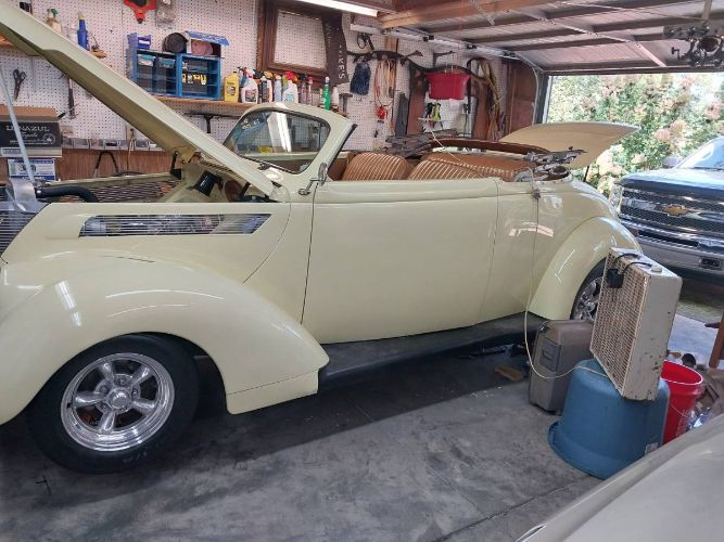1937 Ford Cabriolet