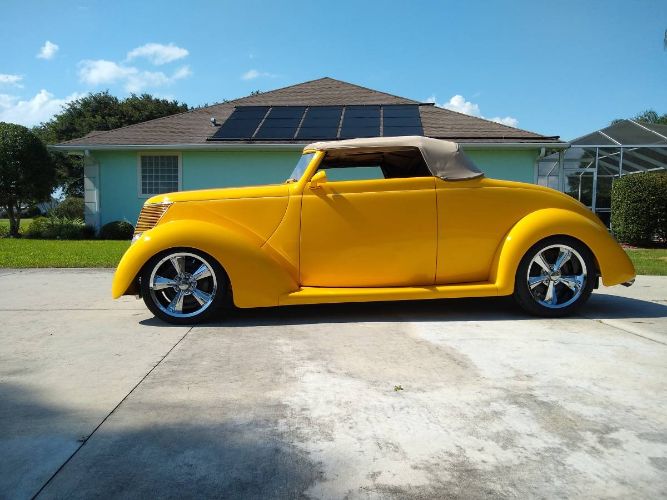 1937 Ford Cabriolet