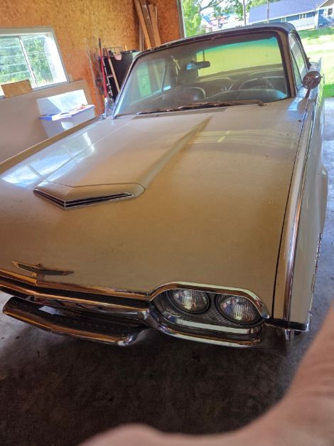 1962 Ford Thunderbird