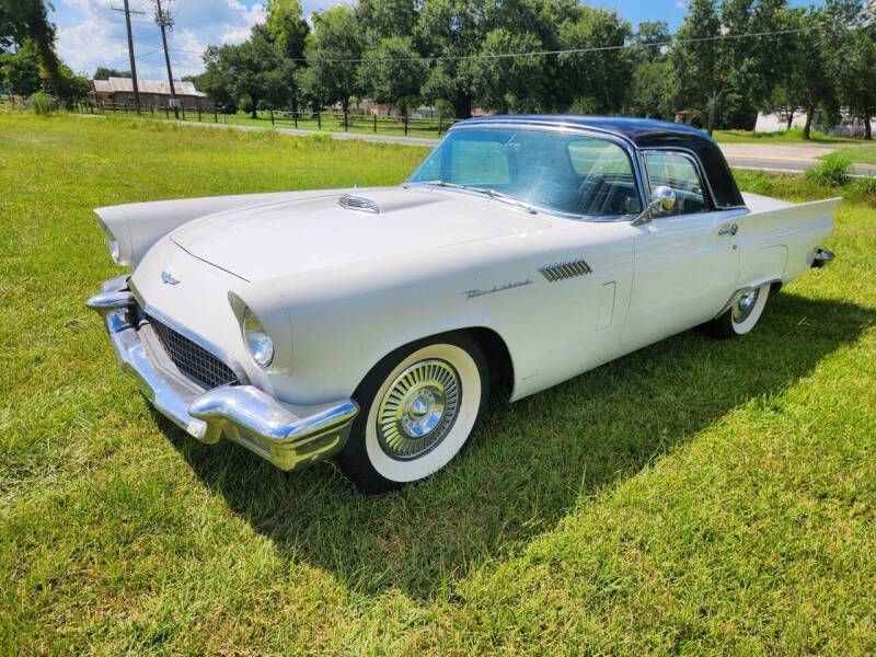 1957 Ford Thunderbird