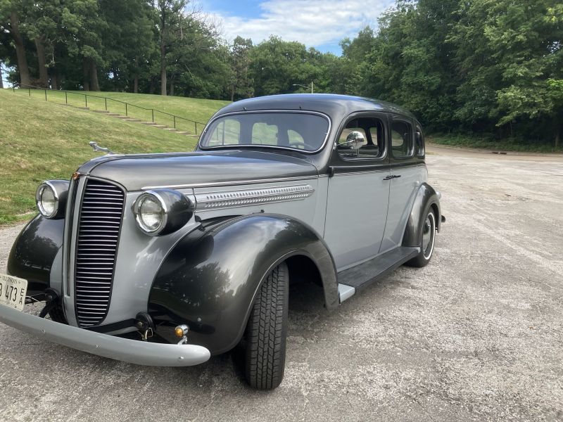 1937 Dodge Deluxe