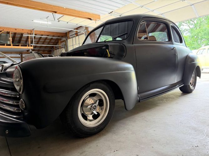 1948 Ford Deluxe