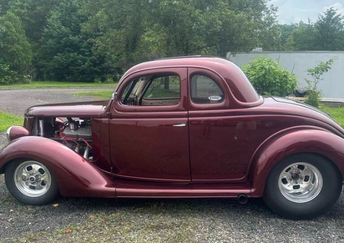 1936 Ford Deluxe