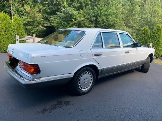 1988 Mercedes-Benz 560 SEL