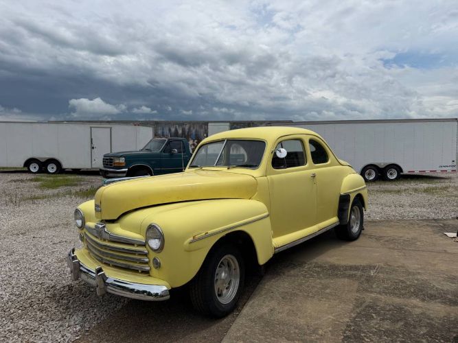 1947 Ford Deluxe