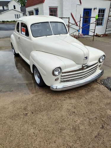 1948 Ford Deluxe