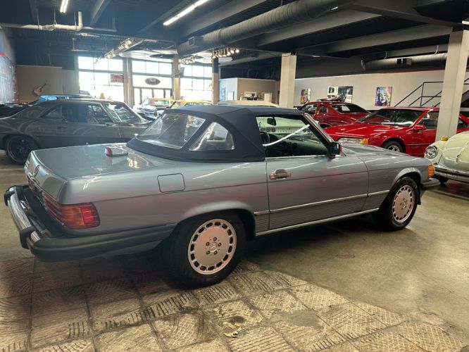 1987 Mercedes-Benz 560
