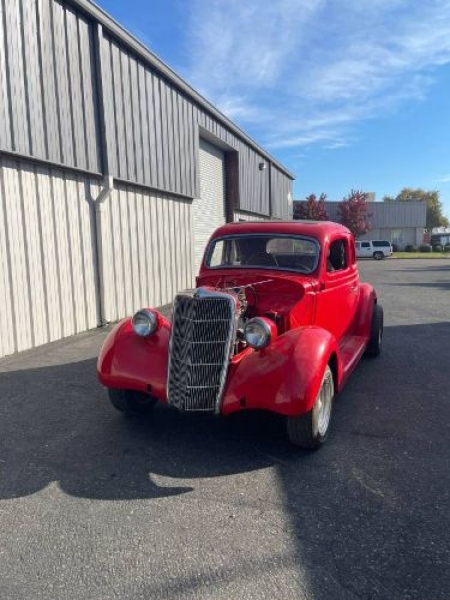 1935 Ford Model 48