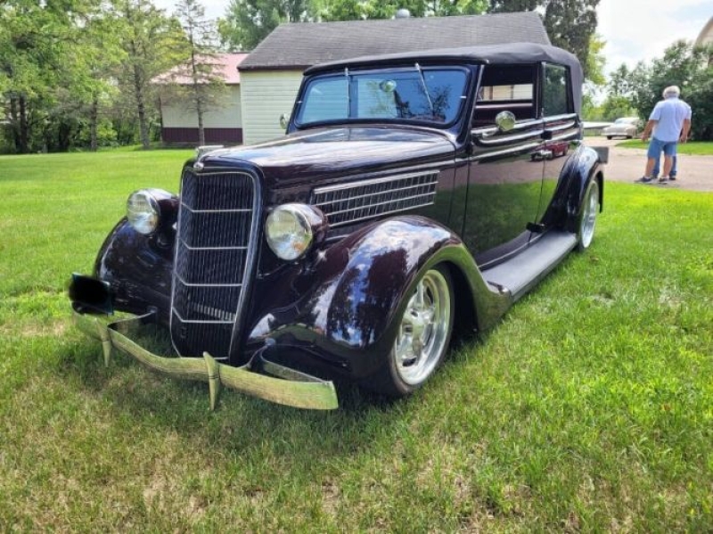 1935 Ford Model 48