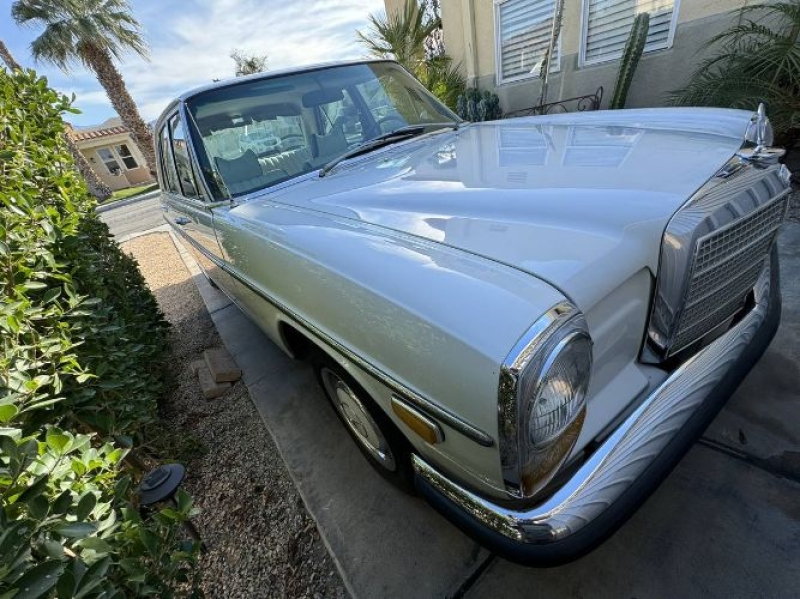 1969 Mercedes-Benz 230 S