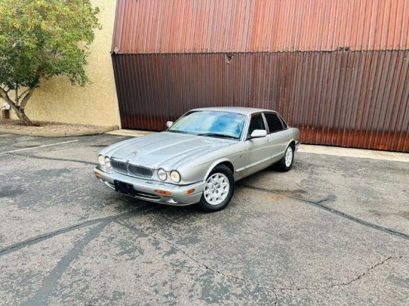1999 Jaguar XJ8