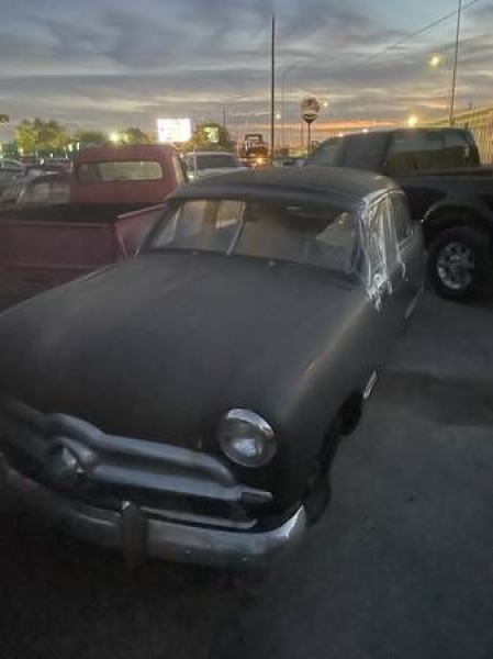 1948 Ford Deluxe