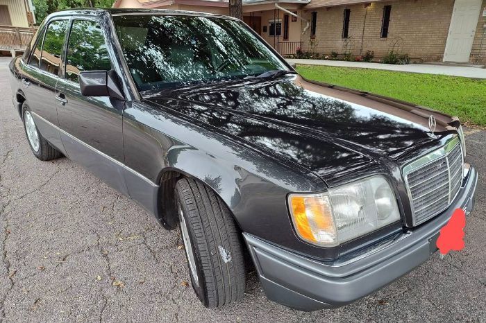 1994 Mercedes-Benz E320