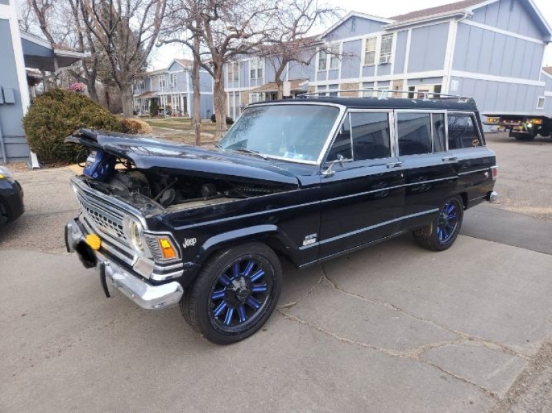 1972 Jeep Grand Wagoneer