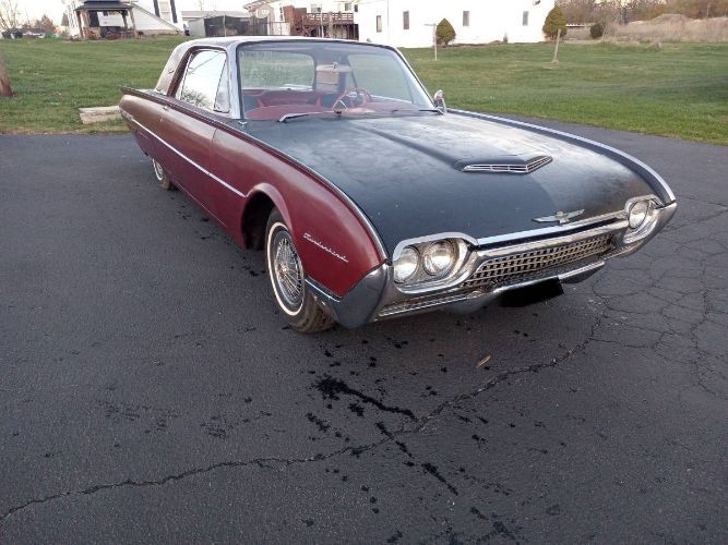 1962 Ford Thunderbird
