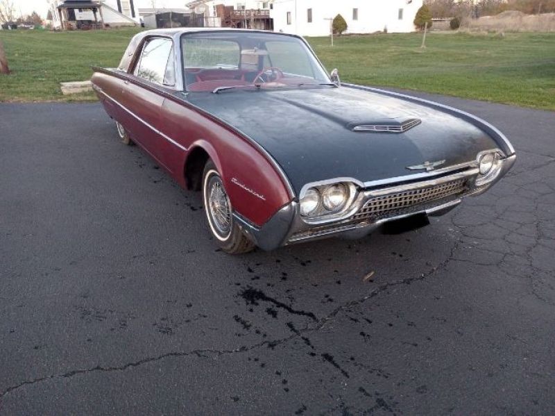 1962 Ford Thunderbird