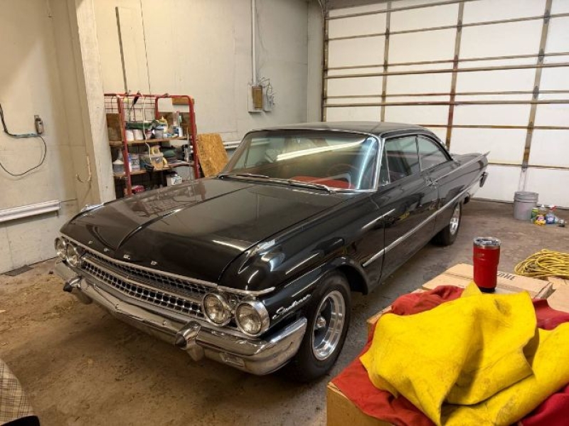 1961 Ford Starliner
