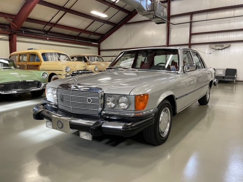 1975 Mercedes-Benz 280