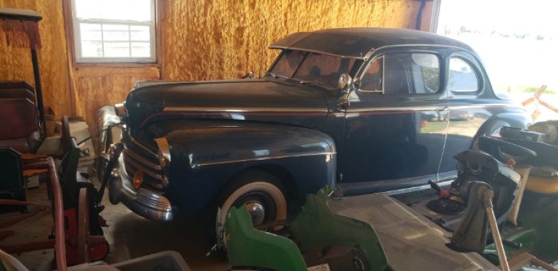 1948 Ford Super Deluxe